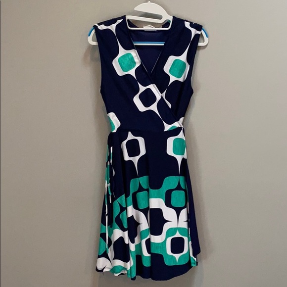 Sleeveless Tie Wrap Dress w/Pockets - Picture 2 of 5